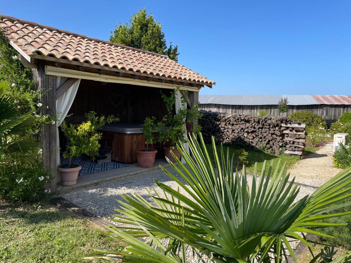 Chambre d'hôtes La Ferme de la Croix. Saint-Avit-Sénieur Exterior foto
