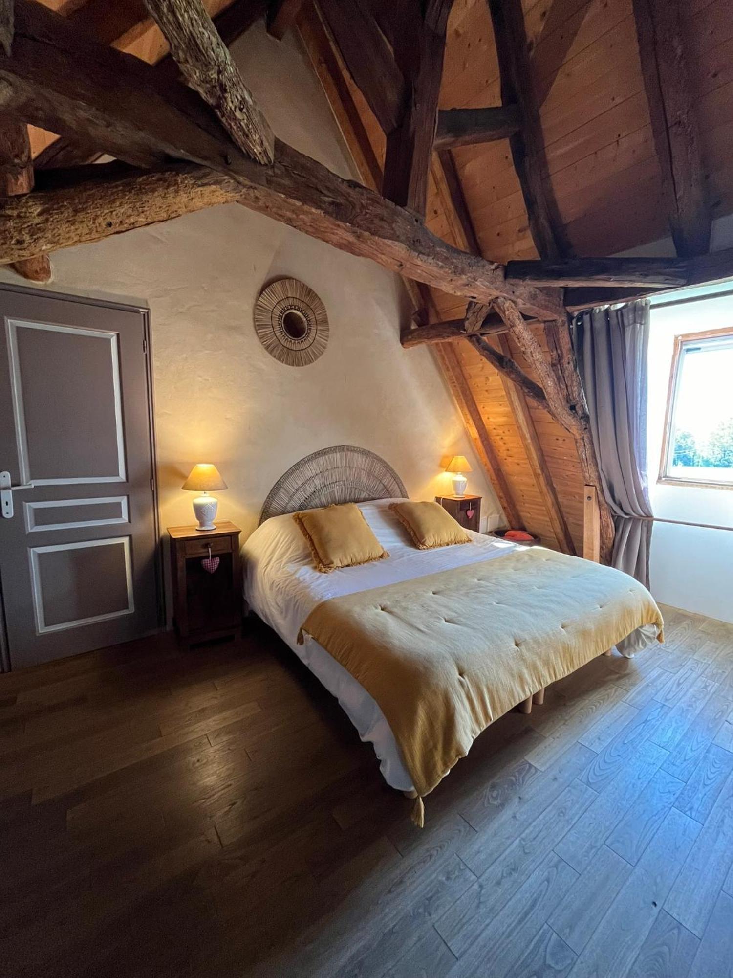 Chambre d'hôtes La Ferme de la Croix. Saint-Avit-Sénieur Exterior foto